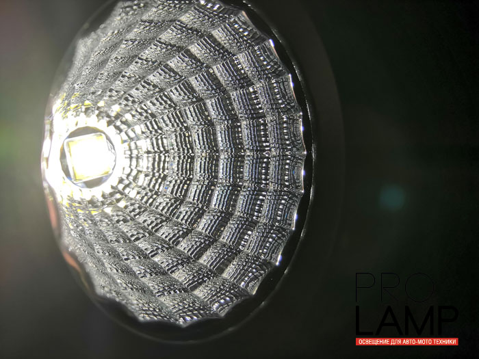 Мощная светодиодная фара PRL-715-20 R